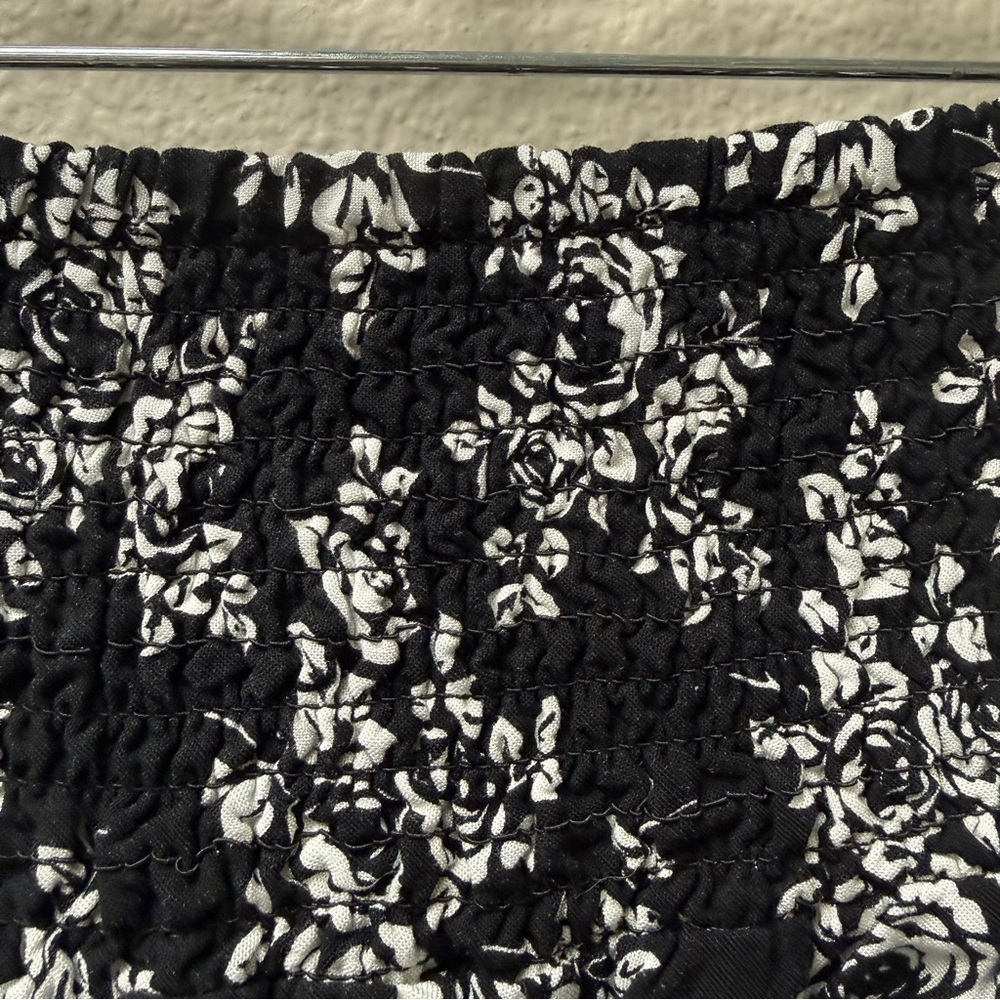 Soho Lady 1X Black White Floral Smocked Waist Boho Shorts Summer Casual - Picture 4 of 8